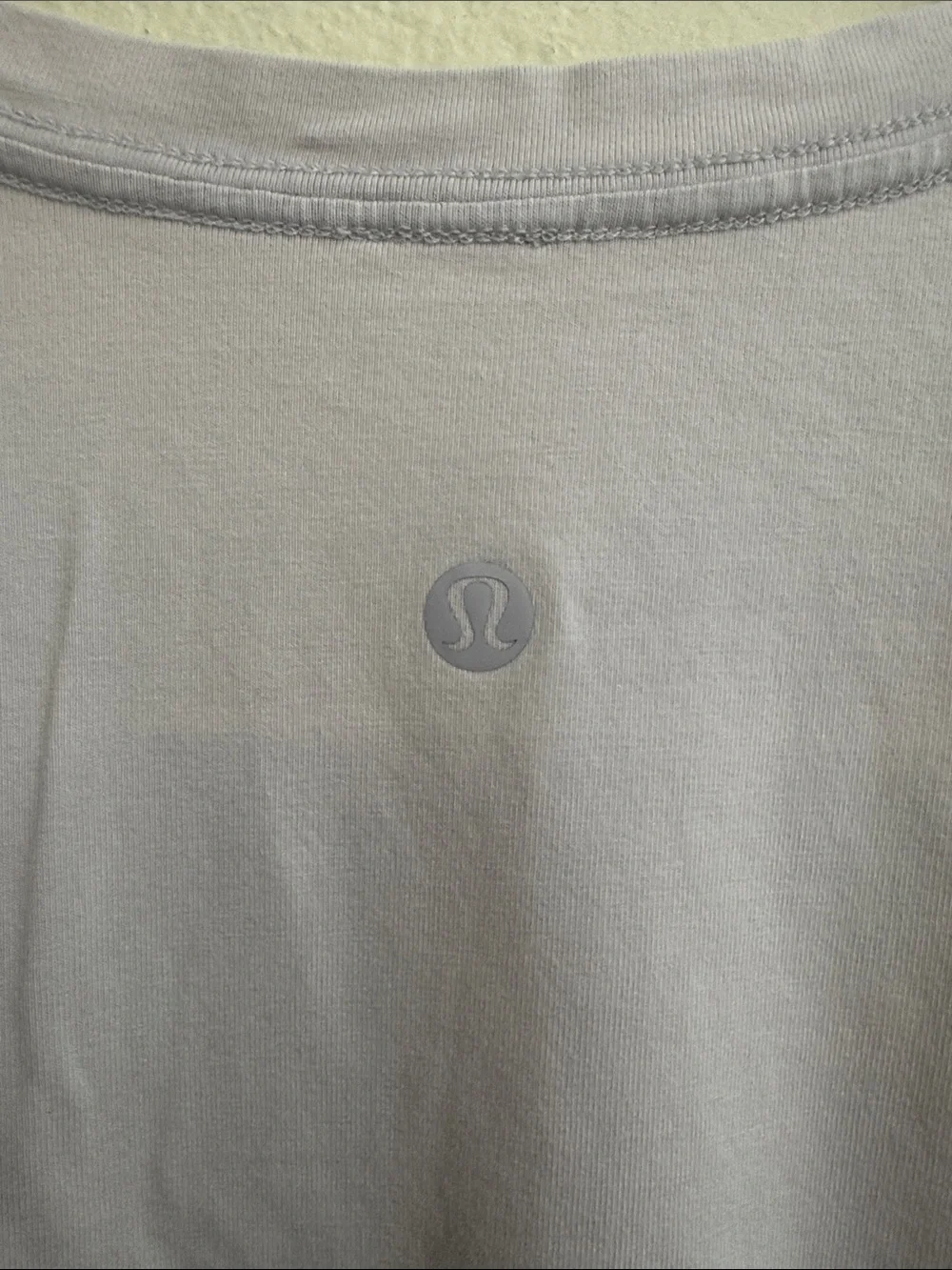 Lululemon Short Sleeve shirt women size 10